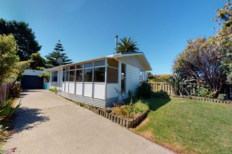 Photo of property in 47 Bamber Street, Castlecliff, Whanganui, 4501