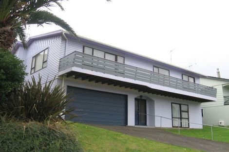 Photo of property in 6 Zande Terrace, Tawa, Wellington, 5028
