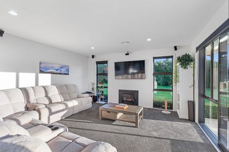 Photo of property in 111 Muhunoa Road East, Ohau, Levin, 5570