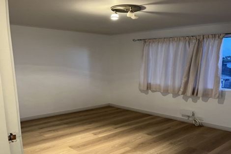 Photo of property in 16 Massine Place, Randwick Park, Auckland, 2105