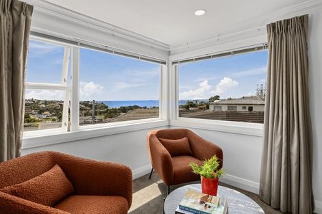 Photo of property in 1/41 East Coast Road, Milford, Auckland, 0620