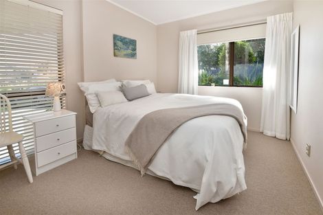 Photo of property in 29 Marellen Drive, Red Beach, 0932