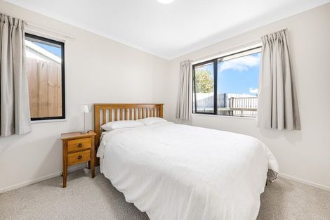 Photo of property in 2 Anna Lane, Glen Eden, Auckland, 0602