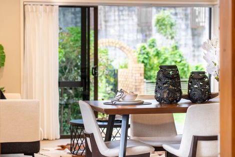 Photo of property in 16 Trevone Place, Forrest Hill, Auckland, 0620