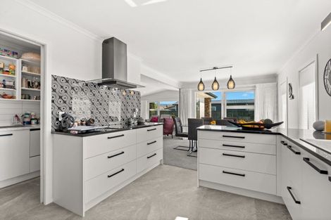 Photo of property in 13 Kea Court, Carterton, 5713