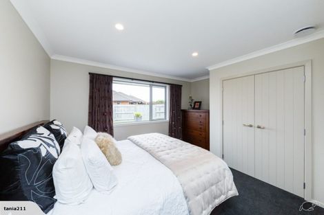 Photo of property in 10 Chestnut Close, Kelvin Grove, Palmerston North, 4414