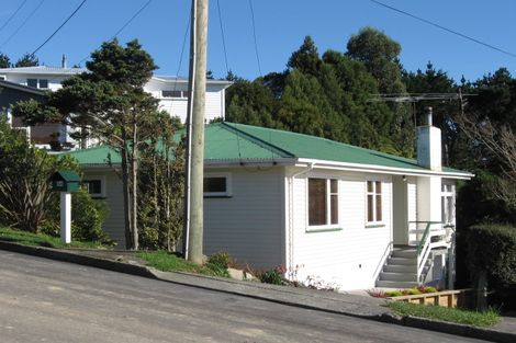 Photo of property in 34 Spenmoor Street, Newlands, Wellington, 6037