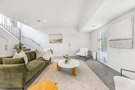 Photo of property in 16 Prestige Place, Castor Bay, Auckland, 0620