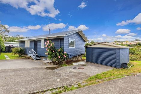 Photo of property in 2/21 Kitewao Street, Northcote, Auckland, 0627