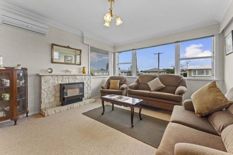Photo of property in 26 Karaka Crescent, Levin, 5510