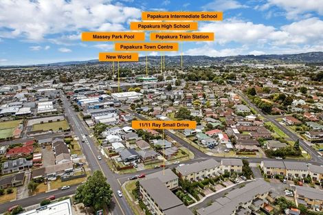 Photo of property in 11/11 Ray Small Drive, Papakura, 2110