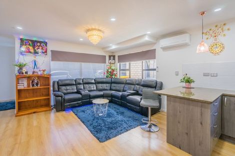 Photo of property in 501c Massey Road, Mangere, Auckland, 2022