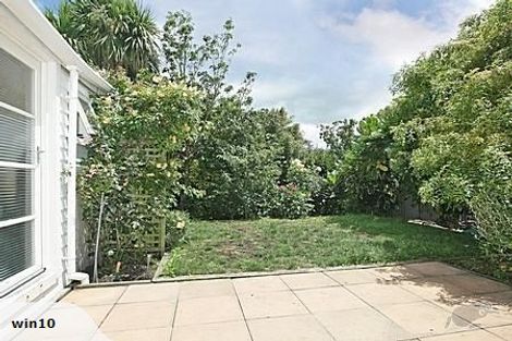 Photo of property in 92 Russell Terrace, Berhampore, Wellington, 6023