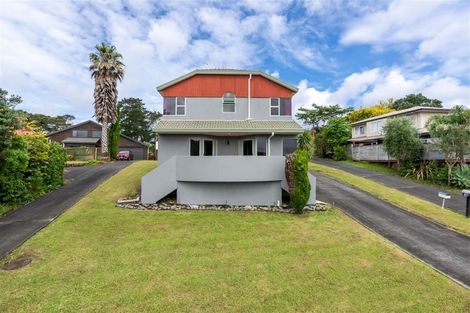 Photo of property in 13 Redfern Lane, Glenfield, Auckland, 0629