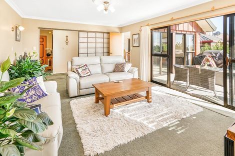 Photo of property in 98 Totara Drive, Pukete, Hamilton, 3200