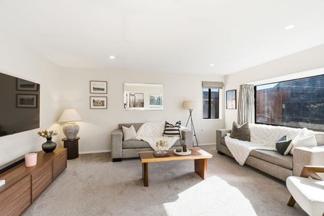 Photo of property in 3/118a Sawyers Arms Road, Northcote, Christchurch, 8052