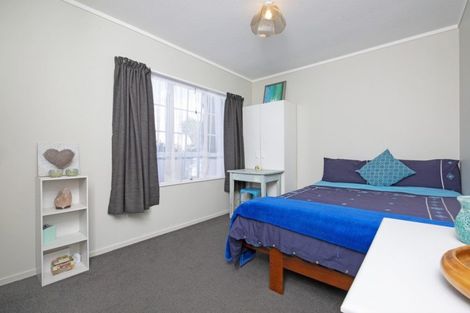 Photo of property in 58 De Quincey Terrace, Highland Park, Auckland, 2010