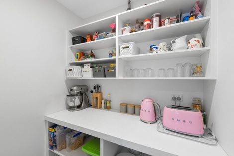 Photo of property in 16 Croydon Street, Woodend, 7610