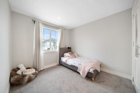Photo of property in 2 Bela Vista Boulevard, Swanson, Auckland, 0614