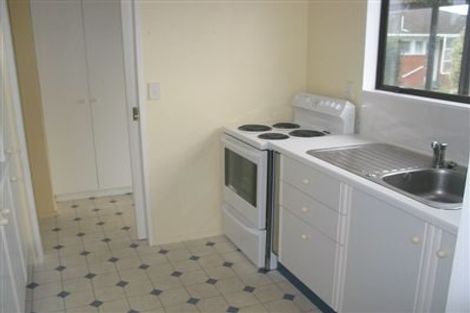 Photo of property in 2/7 Gordon Avenue, Forrest Hill, Auckland, 0620