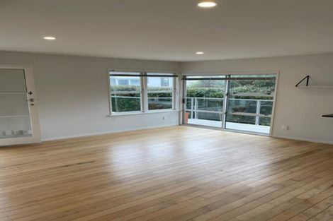 Photo of property in 4/20 Seaview Road, Castor Bay, Auckland, 0620