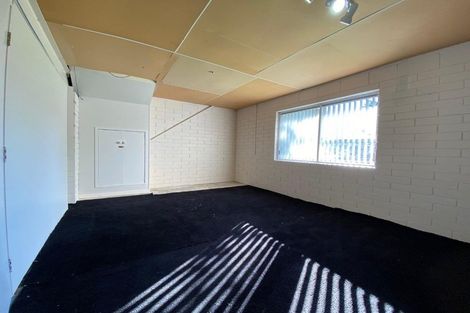 Photo of property in 92 Ravenwood Drive, Forrest Hill, Auckland, 0620