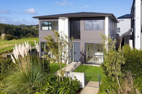 Photo of property in 17 Bremner Ridge Street, Flat Bush, Auckland, 2019