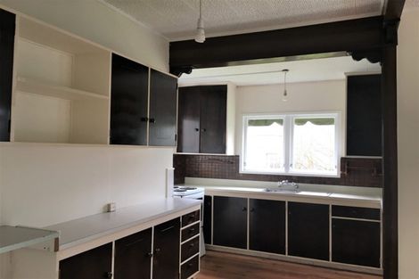 Photo of property in 23 Carlisle Road, Torbay, Auckland, 0630