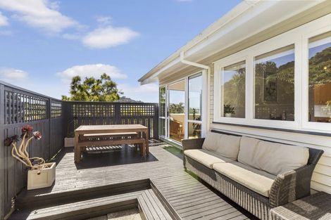 Photo of property in 58 Homewood Crescent, Karori, Wellington, 6012