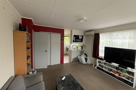 Photo of property in 31 Cumberland Street, Merrilands, New Plymouth, 4312