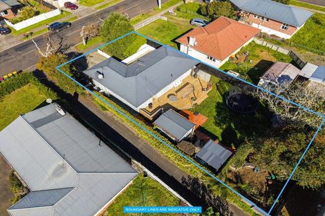Photo of property in 21 Kayes Road, Pukekohe, 2120