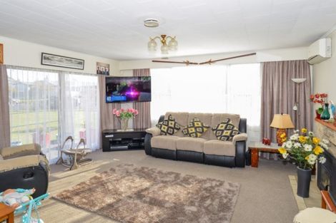 Photo of property in 74 Folkestone Drive, Flaxmere, Hastings, 4120