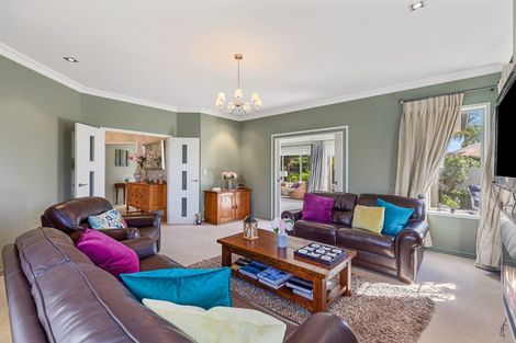 Photo of property in 2 Saratoga Court, Papamoa Beach, Papamoa, 3118