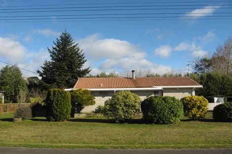 Photo of property in 15 Lake Street, Takapau, 4203