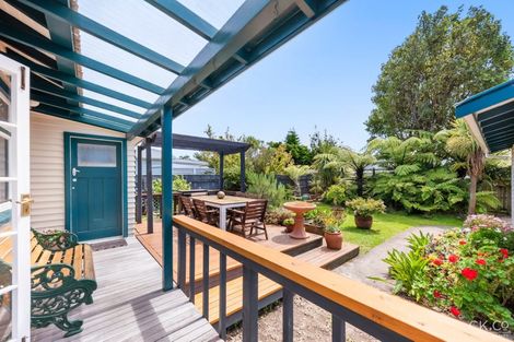 Photo of property in 25 Maire Street, Woburn, Lower Hutt, 5010