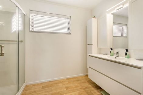 Photo of property in 176 Royal Road, Massey, Auckland, 0614