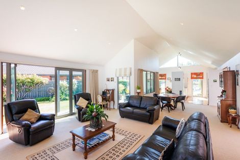 Photo of property in 16 Royal Oak Drive, Kelvin Grove, Palmerston North, 4414