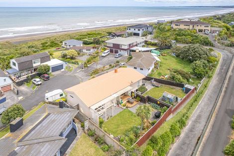 Photo of property in 4 Kapiti Terrace, Castlecliff, Whanganui, 4501
