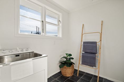 Photo of property in 5 Ellersley Street, Halfway Bush, Dunedin, 9010