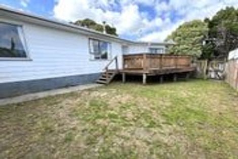 Photo of property in 28 Larissa Avenue, Henderson, Auckland, 0610