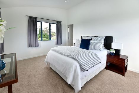 Photo of property in 4 Roberts Road, Matakatia, Whangaparaoa, 0930