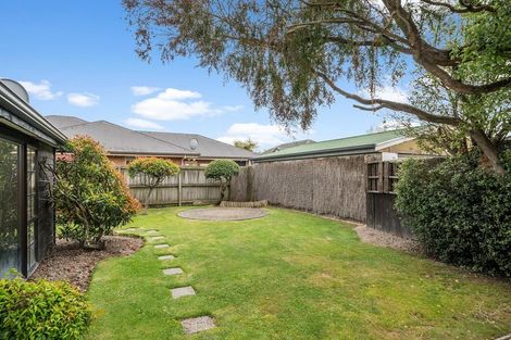 Photo of property in 77 Farquhars Road, Redwood, Christchurch, 8051