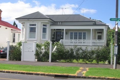 Photo of property in 58 Albert Road, Devonport, Auckland, 0624