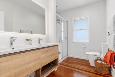 Photo of property in 19 Darraghs Road, Brookfield, Tauranga, 3110