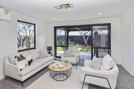 Photo of property in 2 Cutts Road, Russley, Christchurch, 8042