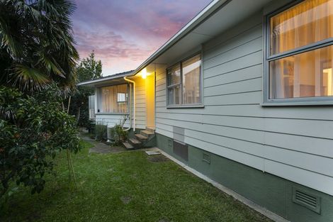 Photo of property in 20 Cron Avenue, Te Atatu South, Auckland, 0610