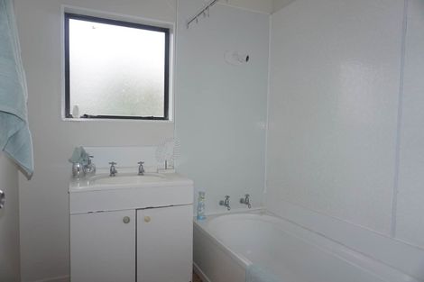 Photo of property in 2/46 Shifnal Drive, Randwick Park, Auckland, 2105