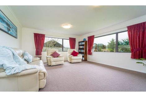 Photo of property in 27 Carrington Drive, Carterton, 5713
