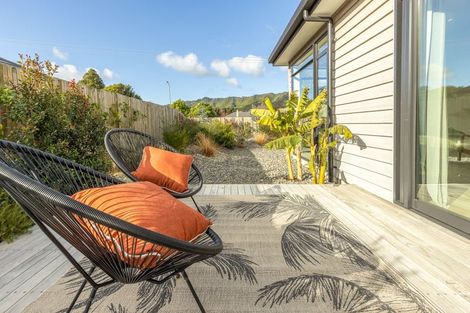 Photo of property in 15 Kaiwaru Place, Waikanae, 5036
