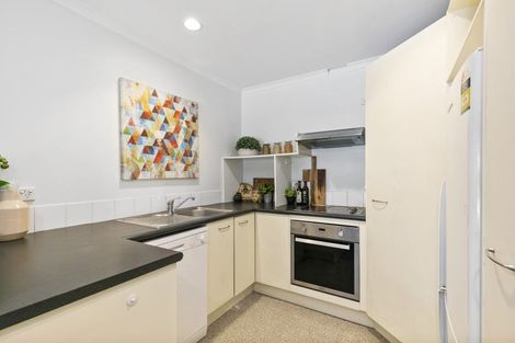 Photo of property in 19 Ballantrae Place, Thorndon, Wellington, 6011